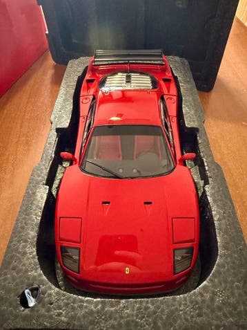 Kyosho 1:18 - Model sportwagen - Ferrari F40 LM