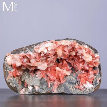 Stilbite et Apophyllite sur Chalcédoine grise – Inde -