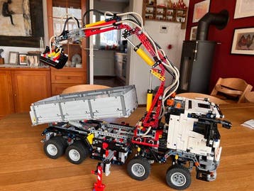Lego Set - 42043 - Technic - Mercedes-Benz Arocs 3245