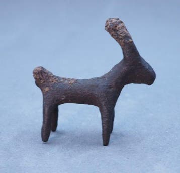 Luristan Bronze statuette of a goat - 40 mm