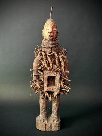 Oude Nkisi - krachtbeeld uit Congo - Nkisi Mangaaka -