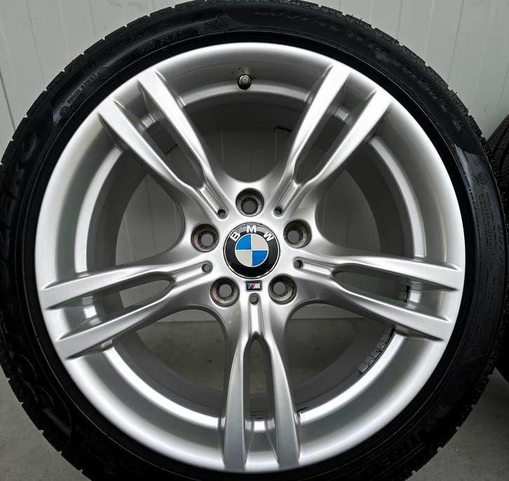 BMW 3 serie F30 4 serie 18 inch 400M winterbanden breedset, Autos : Pièces & Accessoires, Pneus & Jantes, Envoi