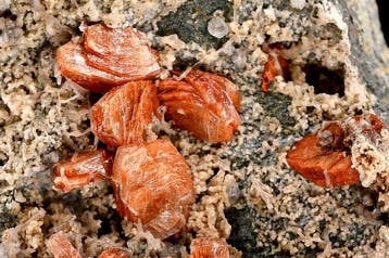 Heulandite dune haute qualité orange rouge profond du Val