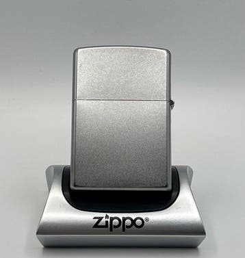 Zippo - Gear Design - Aansteker - Brush/Street Chrome, Verzamelen, Nieuw