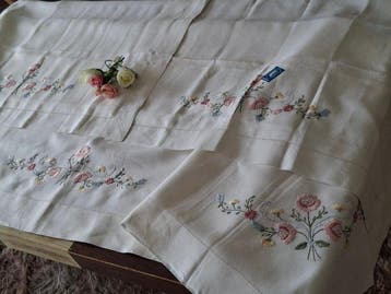 Verfijnd set voor een tweepersoonsbed met prachtige, met de, Antiek en Kunst