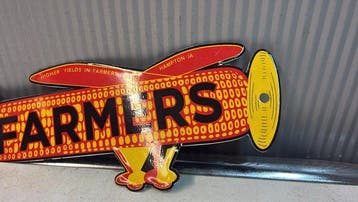 Farmers – Airplane Shaped Advertising Sign – Hampton Iowa –