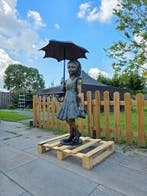 Fontaine - 2026 - (XL) Fille au parapluie