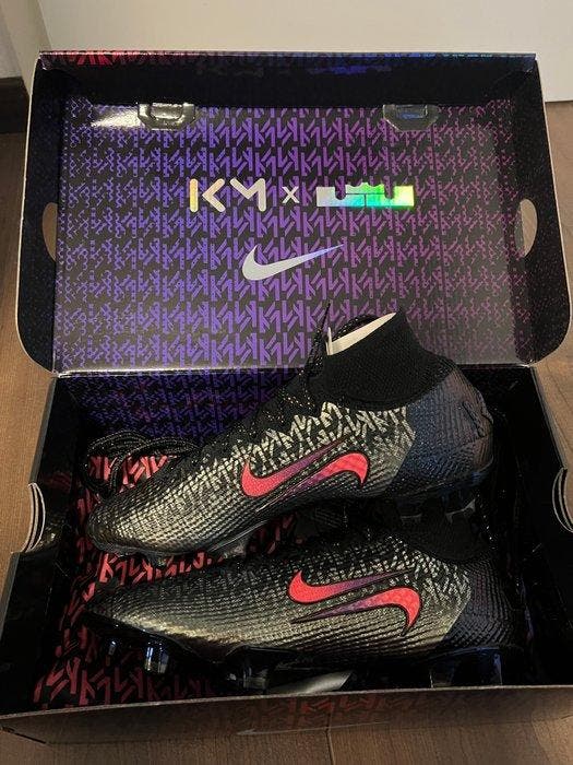 Kylian Mbappé - 2021 - Voetbalschoen, Verzamelen, Overige Verzamelen