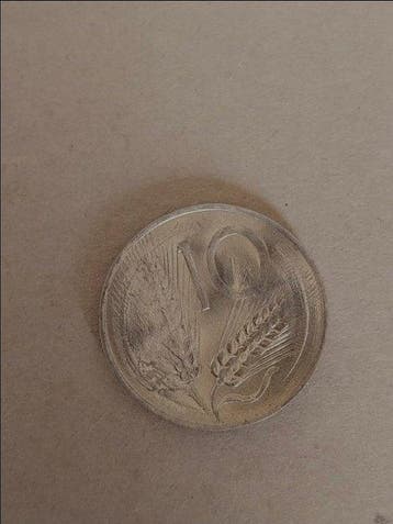 Italië. Italia. 10 Lire 1979 - curiosità ribattuta con il