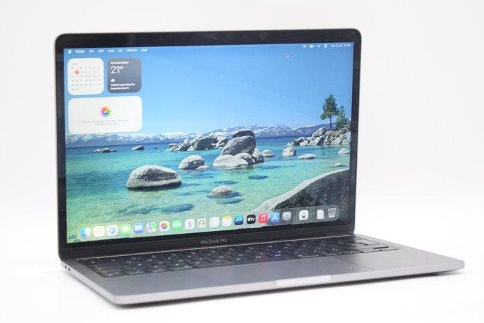 Rare find: Apple MacBook Pro 13 inch M1 (2020) | 8CPU / 7GPU, Consoles de jeu & Jeux vidéo, Consoles de jeu | Accessoires Autre