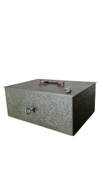 Exceptional Inscribed Cash Box – Haarlem 1940 - Coffre-fort