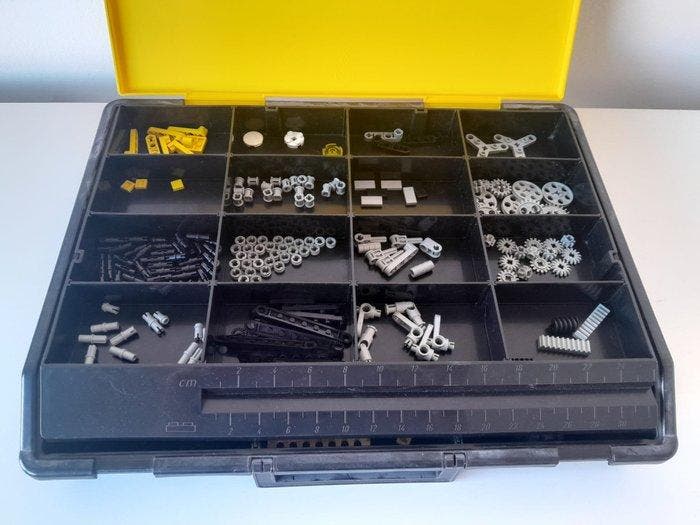 Lego Set - 8062 - Technic - Universal Set with Storage Case, Kinderen en Baby's, Speelgoed | Duplo en Lego