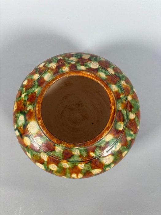 Oud Chinees - Tang-dynastie, bruin geglazuurd Vaas - 13 cm, Collections, Minéraux & Fossiles