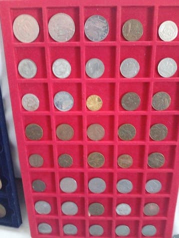 Wereld. lotto da 1040 monete Regno- Repubblica Mondiali