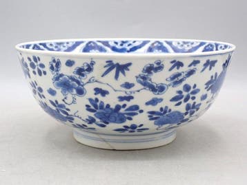 Bol - Flowers and fruits - Kangxi lingzhi mark - Porcelaine