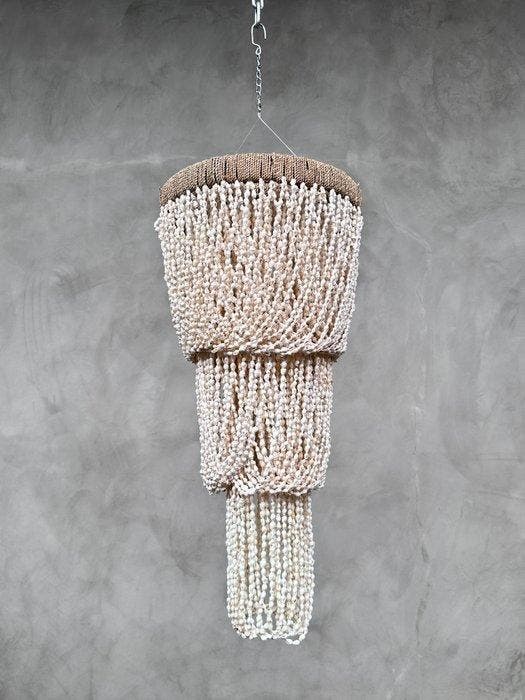 NO RESERVE PRICE - SL14 - Stunning Shell Chandelier -, Antiquités & Art, Art | Objets design