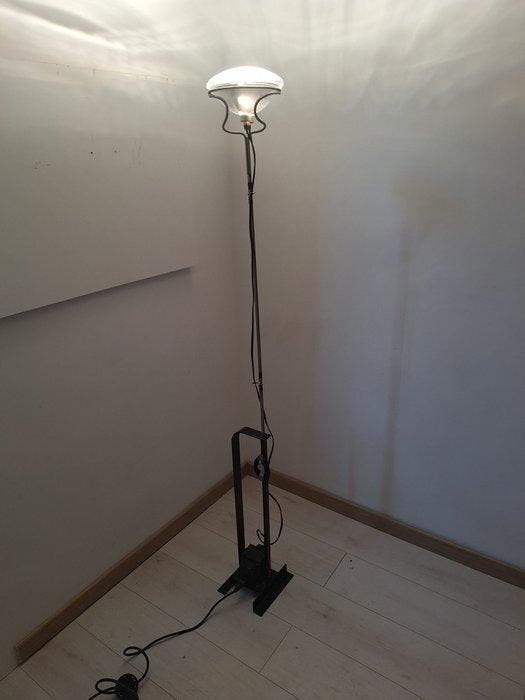 Flos - Achille Castiglioni, Pier Giacomo Castiglioni -, Antiquités & Art, Antiquités | Meubles | Chaises & Canapés