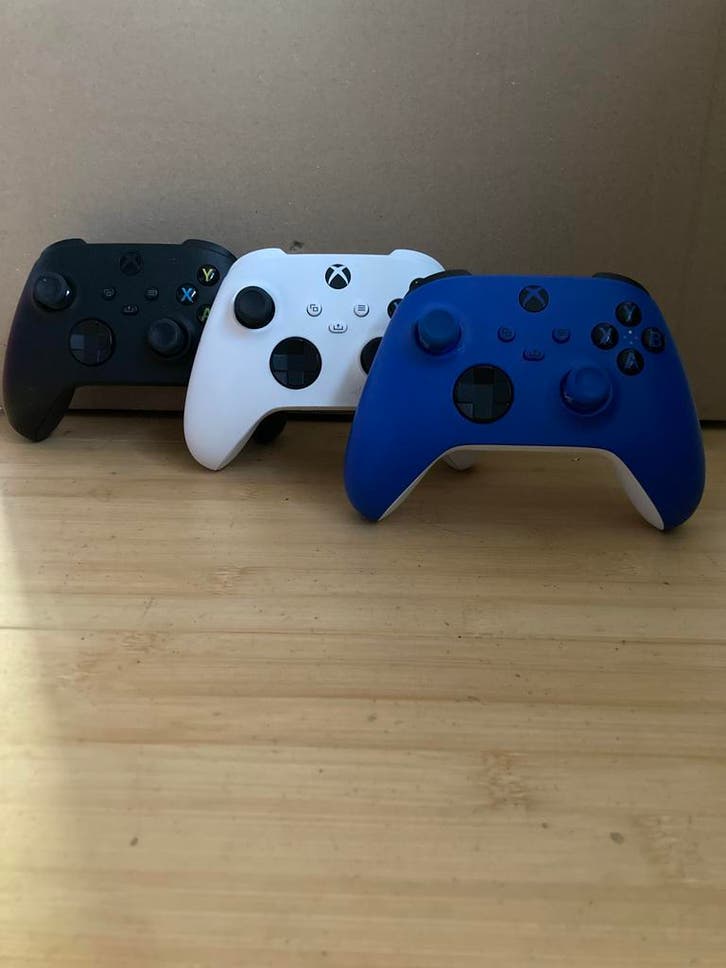 Xbox Series Controller (origineel) veel keuze, vanaf, Games en Spelcomputers, Spelcomputers | Xbox | Accessoires, Zo goed als nieuw