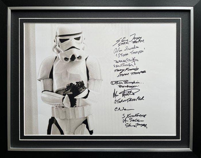 Star Wars - Stormtrooper - Signed By 8 Performers, Verzamelen, Film en Tv