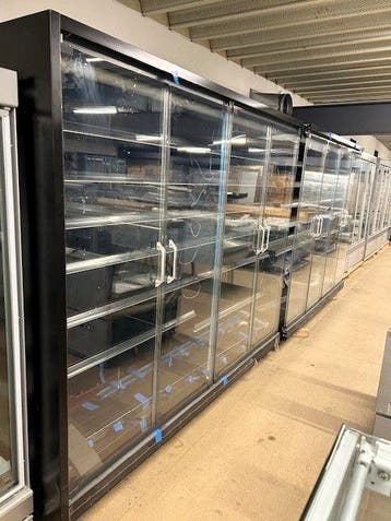 Wandkoeling Carrier met 4 of 8 plexiglas deuren, 258 of