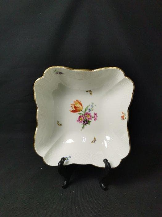 KPM - Osier e fiori con farfalla - Salsiera e insalatiera -, Antiek en Kunst, Antiek | Meubels | Tafels