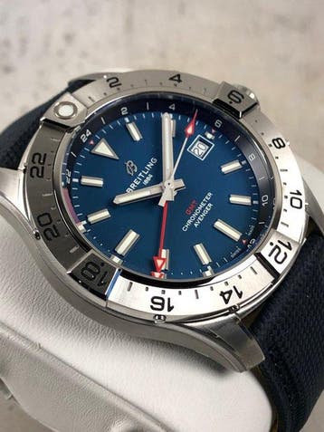 Breitling - Avenger Automatic GMT 44 - A32320101C1X1 - Homme