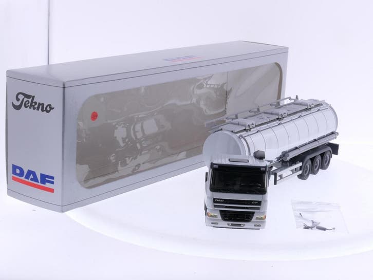 Schaal 1:50 Tekno DAF CF Comfort Cab 4x2 trekker met RVS..., Hobby & Loisirs créatifs, Voitures miniatures | 1:50, Enlèvement ou Envoi