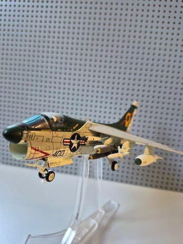 Vought A-7 Corsair II - Speelgoed vliegtuig LTV A-7 Corsair, Kinderen en Baby's, Nieuw