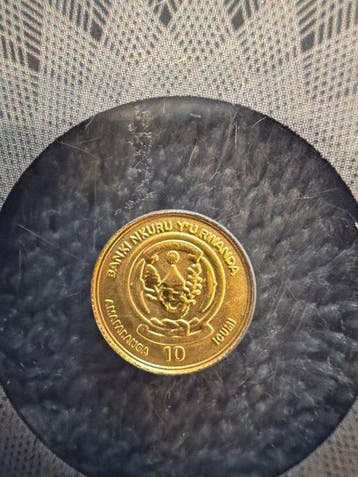Rwanda. 10 Frw 2015 - Indian Head., 1/200 Oz (.999) (Zonder