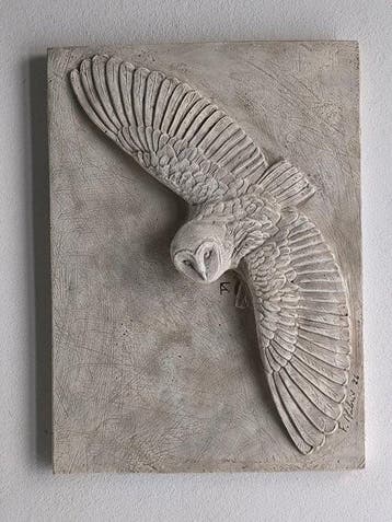 Reliëf, Barbagianni in volo - 38 cm - Gips - 2026, Antiek en Kunst