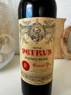1974 Petrus - Pomerol - 1 Fles (0,75 liter), Nieuw
