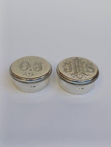 Pyxis / Chrismale / Bedieningsset (2) - Antiek - .800 zilver