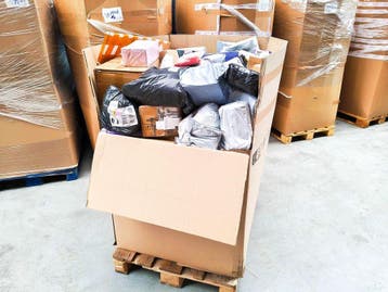 Pallet Postpakketten 140 kg netto, Nieuw