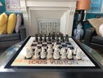 Dominique Kleiner - VUITTON – Échiquier d’exception 47 x 47