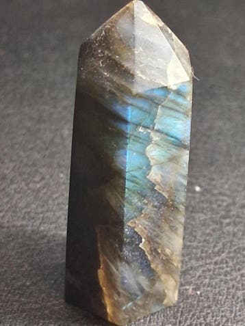 Labradorite tower - natural labradorite - 4.3 cm - hexagon t, Verzenden