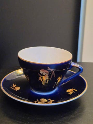 Lomonosov Imperial Porcelain Factory - Tasse et soucoupe (2)