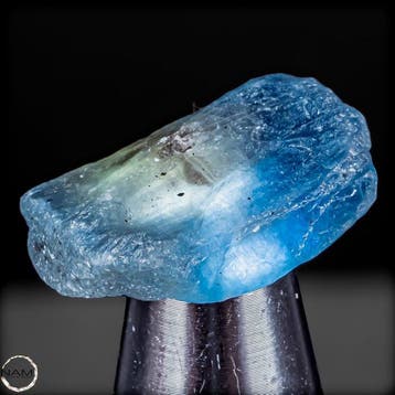 Tansaniet-ruw kristal – Fascinerend blauw in zijn