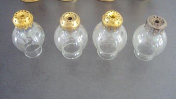 Olielamp (4) - 4 oude lampen pigeon op minerale olie,