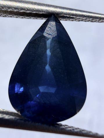 Bleu Saphir - 3.60 ct - Antwerp Laboratory for Gemstone