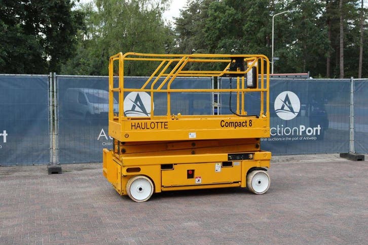 Veiling: Schaarhoogwerker Haulotte Compact 8 Elektrisch, Articles professionnels, Machines & Construction | Ascenseurs, Échafaudages & Échelles