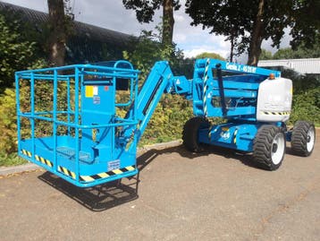 Kniktelescoophoogwerker Genie Z45/25J RT Werkhoogte 16,05 m