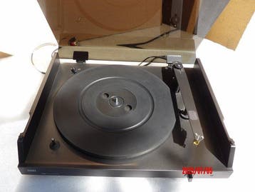 NAD - 5120 Platenspeler