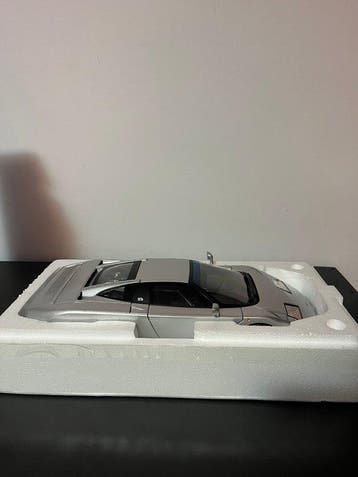 KK-Scale 1:12 - Modelauto - Bugatti EB 110 (1991)