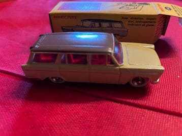 Dinky Toys 1:43 - Voiture miniature - Fiat 1800 Familiale