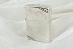 Zippo - Standard Zippo lighter with corner line design -, Verzamelen, Nieuw