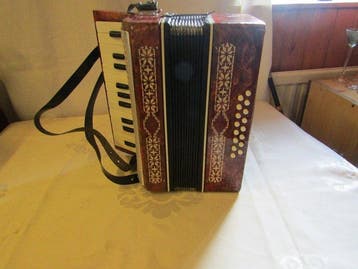 Cerlino - 32 bass - - Klvieraccordeon - Rusland - 1980, Nieuw