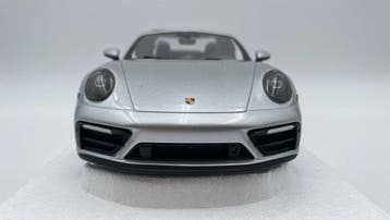 Minichamps 1:18 - Voiture miniature - Porsche 911 Targa 4, Hobby & Loisirs créatifs