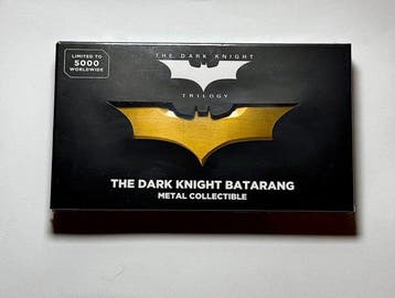 BATMAN THE DARK KNIGHT TRILOGY - METAL BATARANG, Nieuw