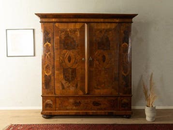 Kleerkast - Walnoot - Barokke kledingkast ca. 1760