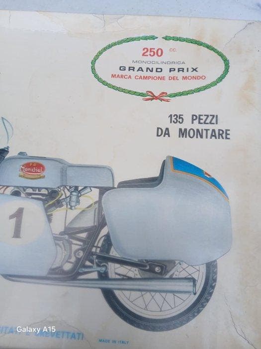 Protar 1:9 - Model motorfiets - Grand Prix 250 cc Mod. 106, Hobby & Loisirs créatifs, Voitures miniatures | 1:5 à 1:12